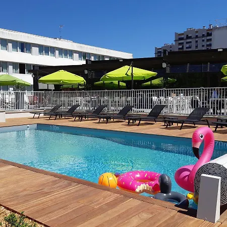 Novotel لو مان